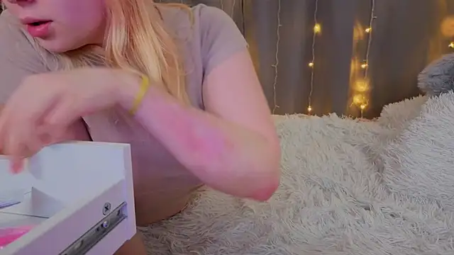 unburnedgirl live XXX chat