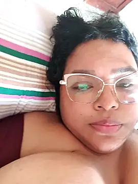 Chat +18 de Albanis1 ao vivo