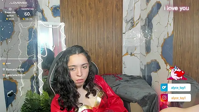 Chat +18 de Alyce_tay1 ao vivo
