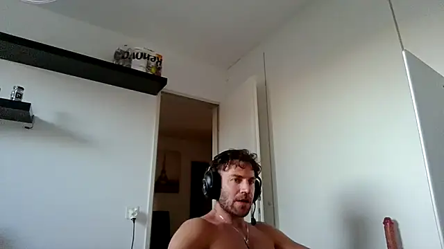 alpha-hunk 现场XXX聊天