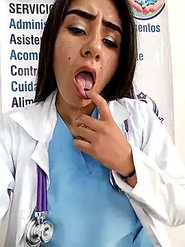 Chat XXX en directo de CAROLINE__07