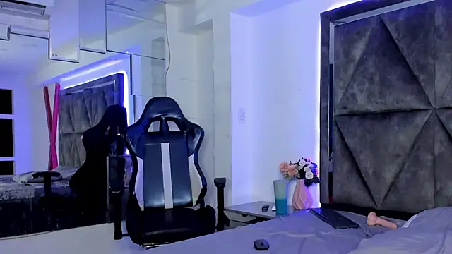 CataleyaMoon_'s Webcam Show