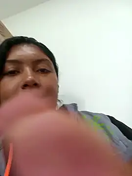 Show modela SaritaSC20 na web-kameri