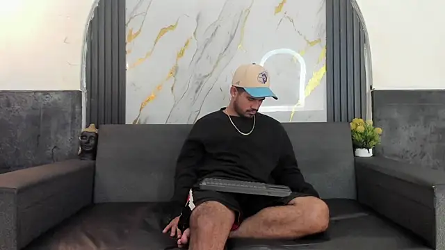 Latins_on_fire Webcam-Show