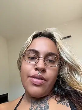 Pertunjukan Kamera Web yurifairytail