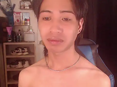 Erin_23 Show in webcam