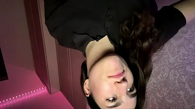 Mary_Nitherson Adlı Modelin Canlı XXX Sohbeti