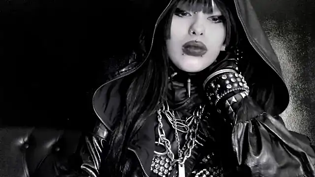 XXIOUX Adlı Modelin Canlı XXX Sohbeti