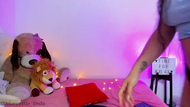 Blue_Petite's Live XXX Chat