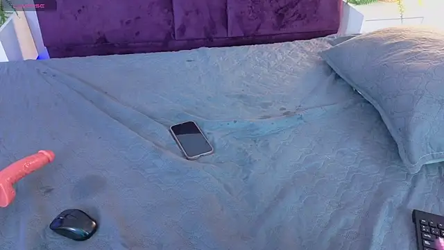 Yasminbrattz's Webcam Show