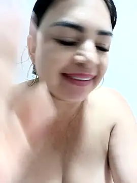 candy69- live XXX chat