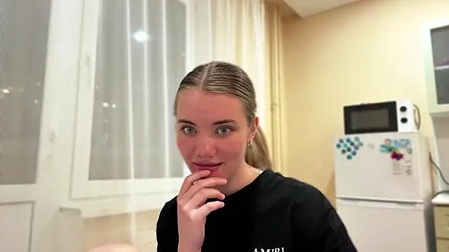 Show modela doana_bebriti na web-kameri