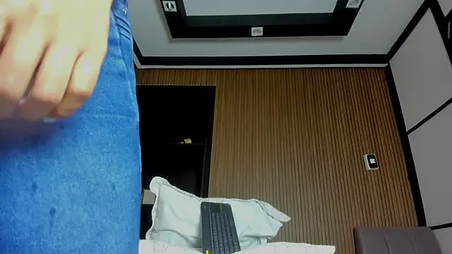 CatalinaMartinezz_'s Live XXX Chat