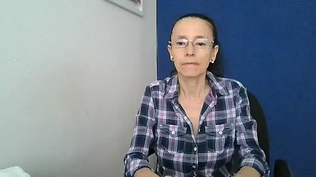 Chat +18 de AuroraLatin ao vivo