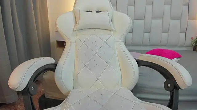 แชท XXX สดของ mask_red_girl