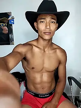 Demiansteven2 Adlı Modelin Canlı XXX Sohbeti