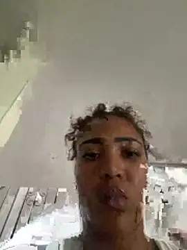 Giulia_Cash Adlı Modelin Canlı XXX Sohbeti