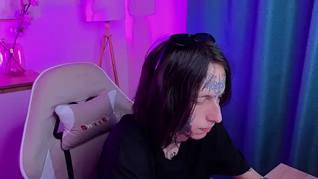 Show modela swagamee na web-kameri