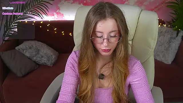 SilverrMoon Adlı Modelin Canlı XXX Sohbeti