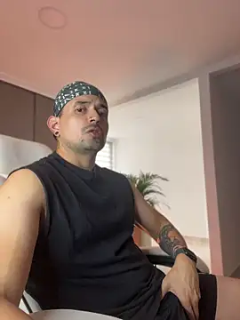 TroyeSavage Pertunjukan Webcam