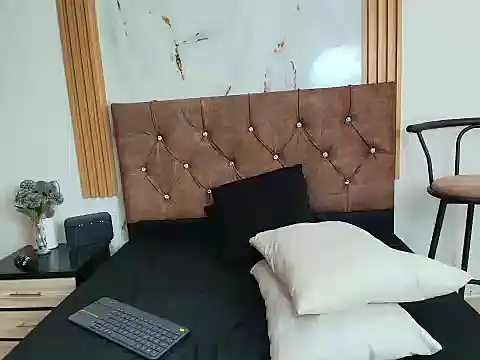 Онлайн чат XXX Bella_Storm01