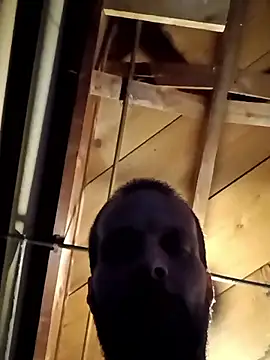 Whipit323 Show in webcam