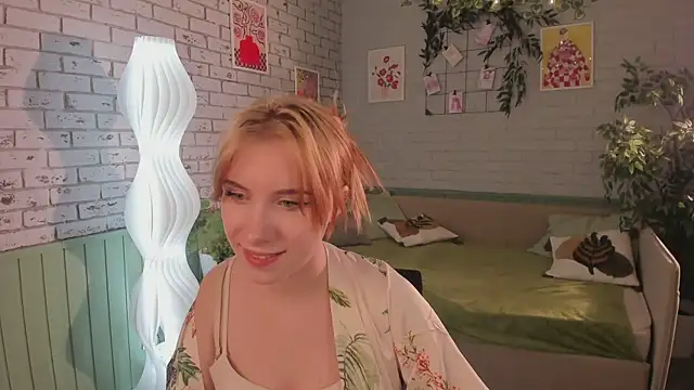 miraiakik Adlı Modelin Canlı XXX Sohbeti