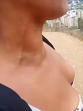 Chatroom XXX en direct de CurlyBitch