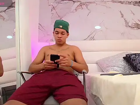 Show de davisito_26 na webcam