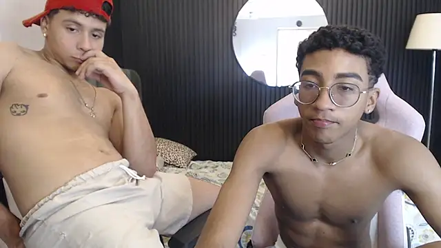 Вебкам-шоу goldenjyj