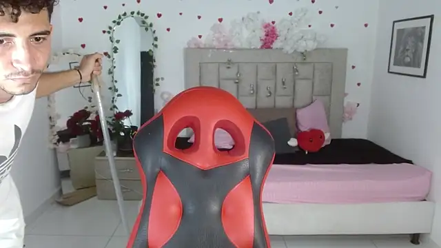 Caius_fox élő XXX-chatje