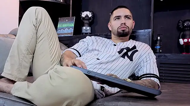 matteosantos: διαδικτυακό σόου στην κάμερα