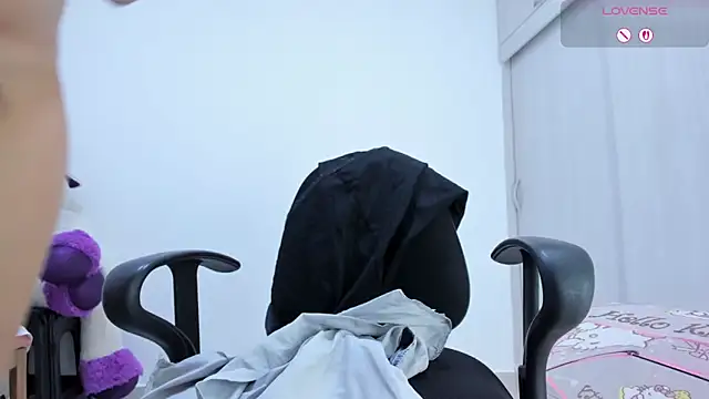 Amelia_Debora_Antonella Live XXX-Chat