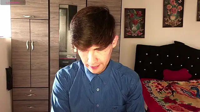 samael1107 Adlı Modelin Canlı XXX Sohbeti