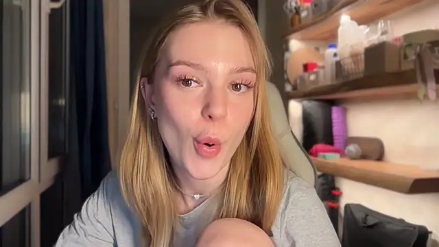 cyberl0ve_n Live XXX chat