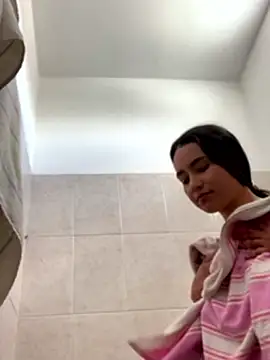 Val12777 live XXX chat