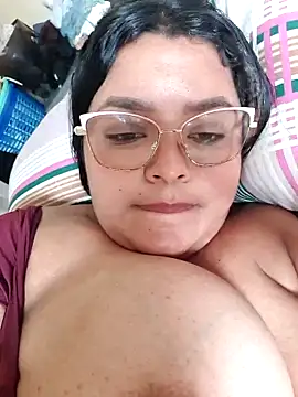 Albanis1 Live XXX-Chat