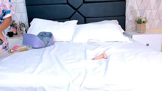 Chat +18 de AbbyLoius ao vivo