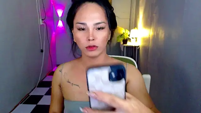 Chat XXX en directo de SanyaGirlx