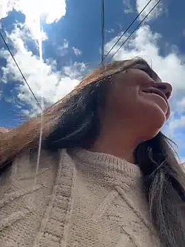 LIZ-06_: διαδικτυακό σόου στην κάμερα