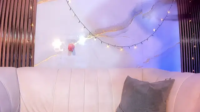 عرض كام Kiaraa_Queen