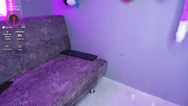 Sara_and_Lion: вебкам-шоу