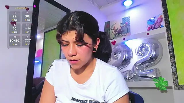 แชท XXX สดของ Raven_Rouge_