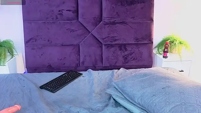 Yasminbrattz élő XXX-chatje