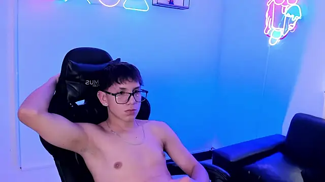 Вебкам-шоу Adrien_silex