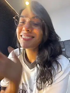 PilarJones_'s Webcam Show