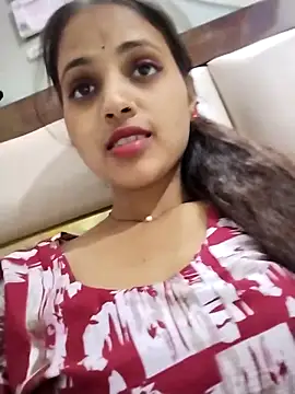 Naina11100's Live XXX Chat