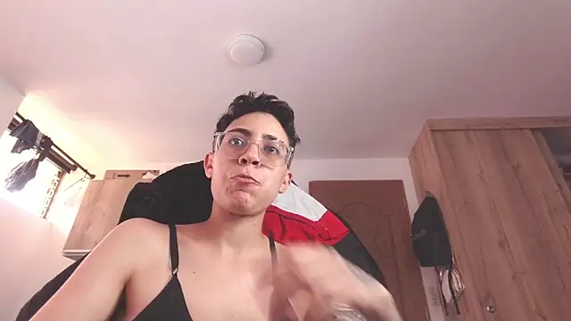 Cutie_Shy_のライブXXXチャット