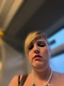 Sexybiene969 webcam show