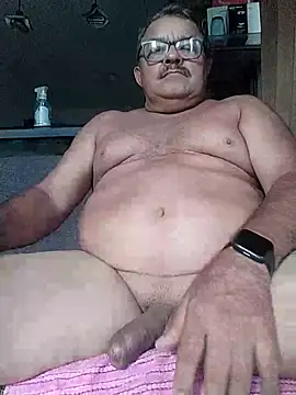 Misterymem63: διαδικτυακό σόου στην κάμερα